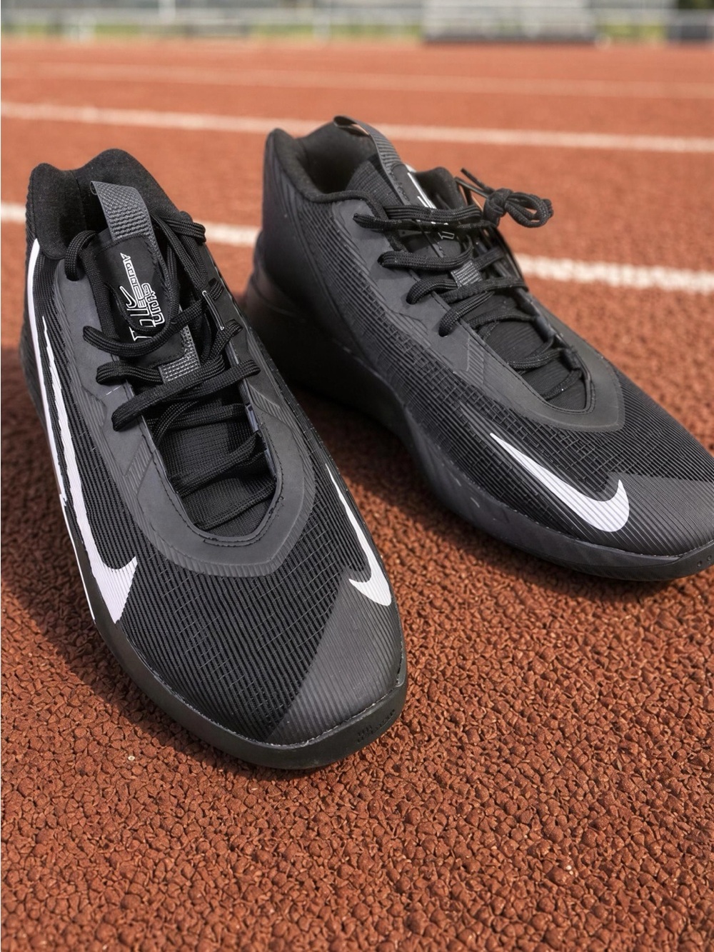 NIKE GT JUMP ACADEMY SZ 11